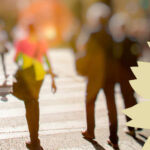 Foto „Menschen Straße Sonne“ von Canva Pro (iStock)