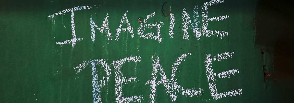 AG Ffrieden & Interationales (Foto „Imagine Peace“ von Jon Tyson @ Unsplash)